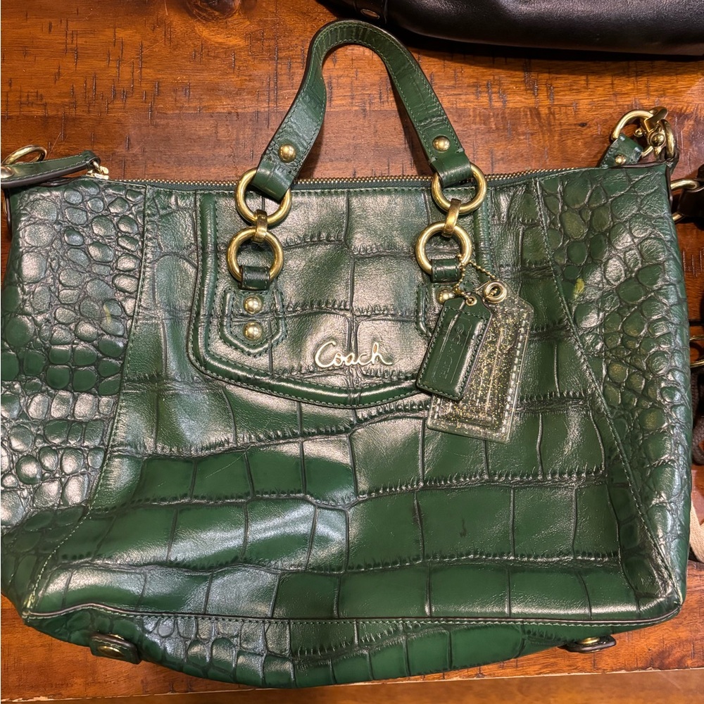 Coach hunter green bag with gold hardware